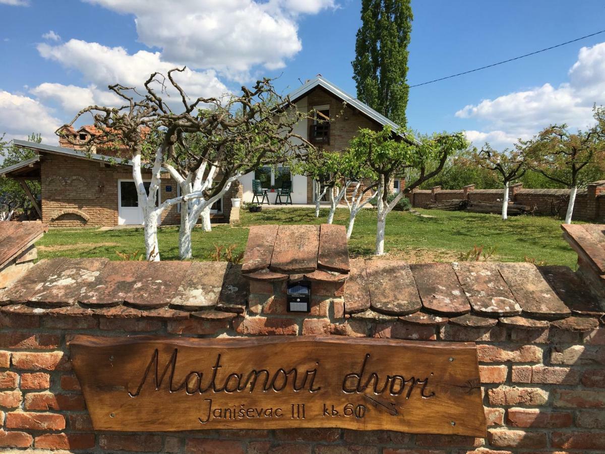 Matanovi Dvori *